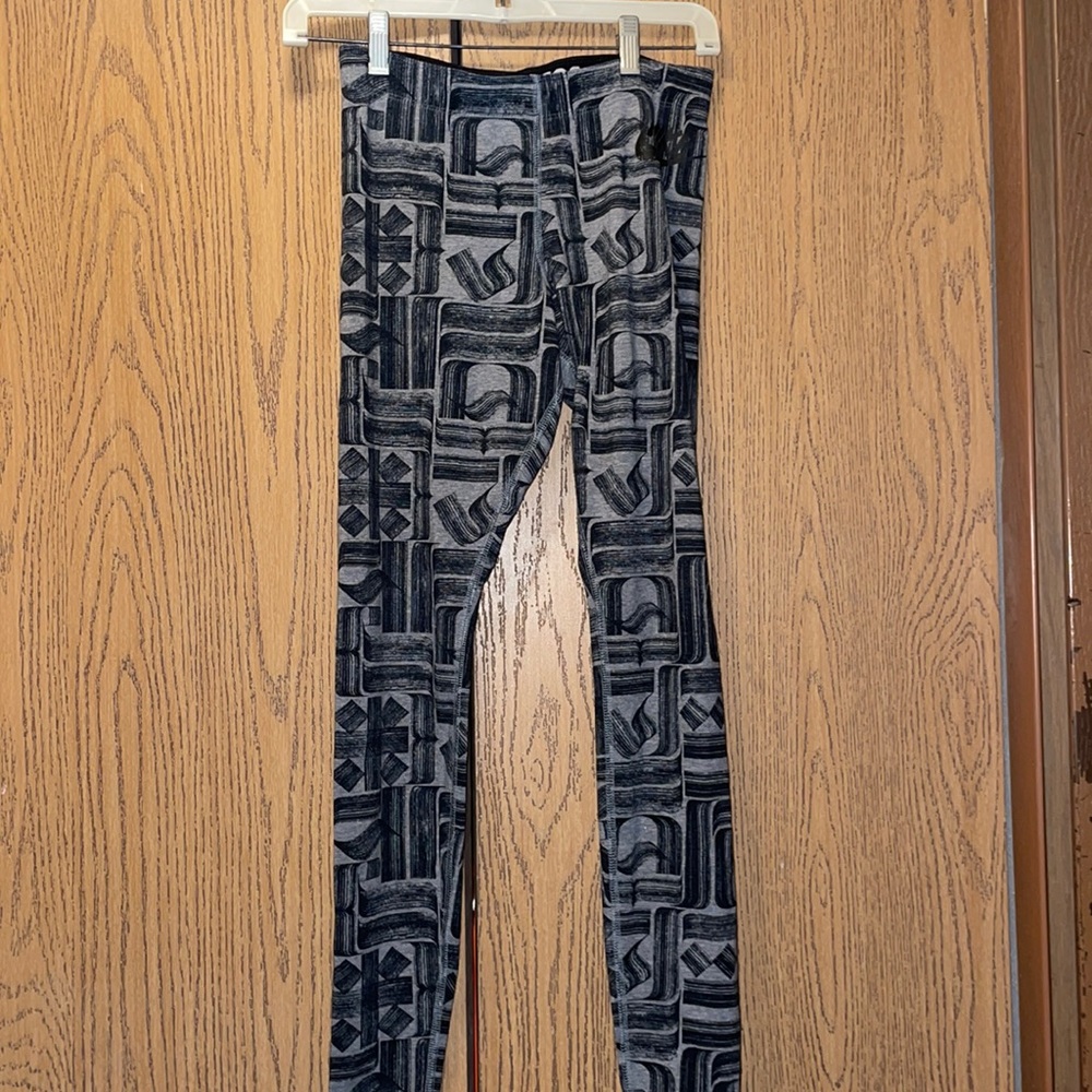 🔥Sale🔥nice Nike leggings in a beautiful print.worn once..EUC
